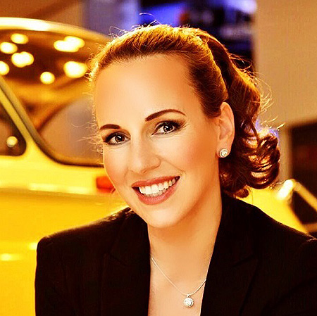 Desiree Duray hire moderatoren English German Dutch moderator Europe Middle East international book at official agent Great British Moderators