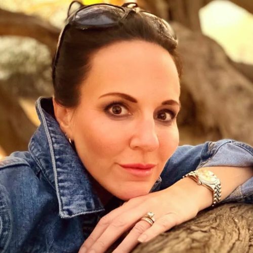 Desiree Duray hire moderatoren English German Dutch moderator Europe Middle East multi lingual book at official agent Great British Moderators