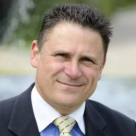 Chris-Moon-Landmine-survivor-ultra-marathon-runner-disabled-inclusivity-motivational-speaker-book-at-Great-British-Moderators